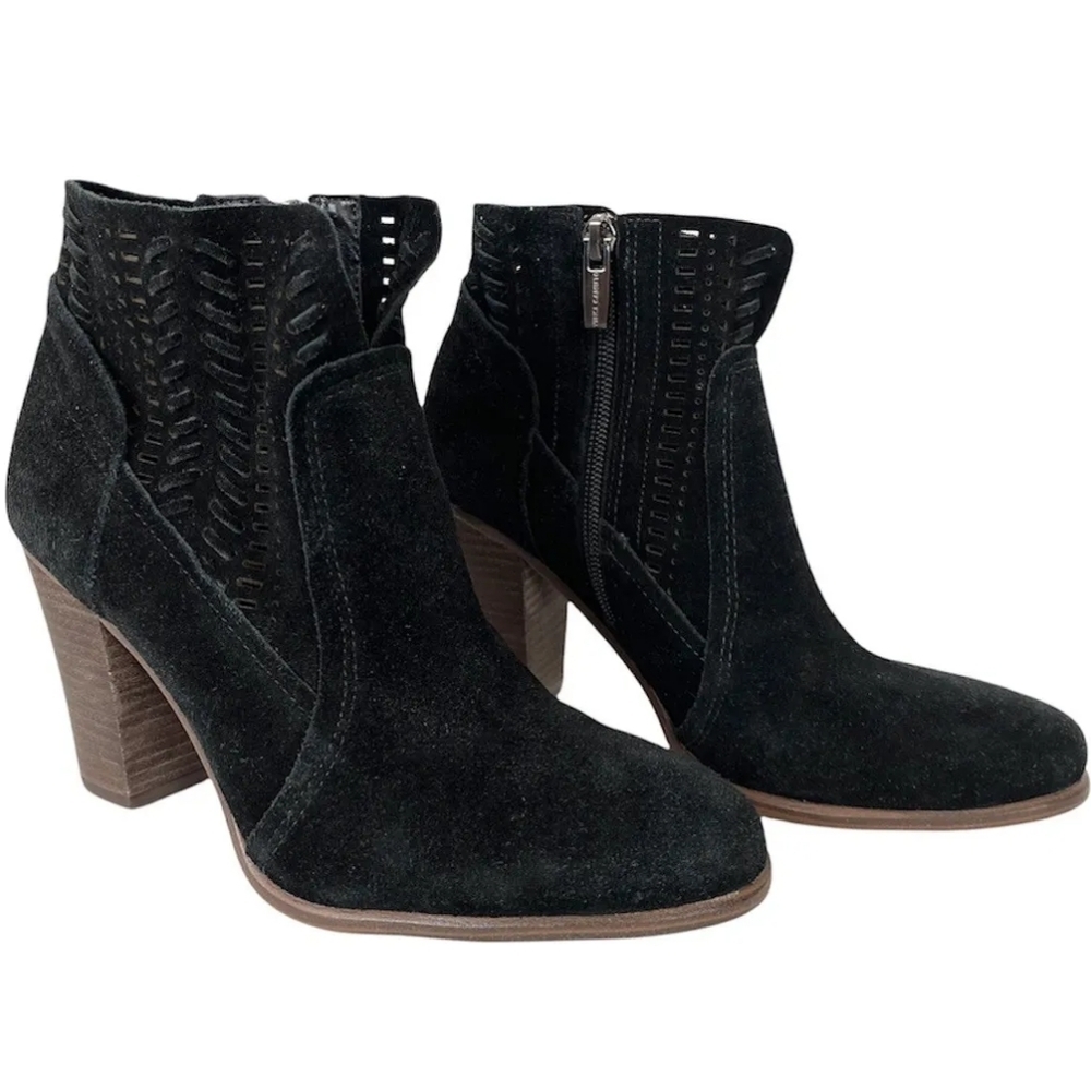 VINCE CAMUTO NWOT Fenyia Black Suede Ankle Lasercut Bootie Size 9.5